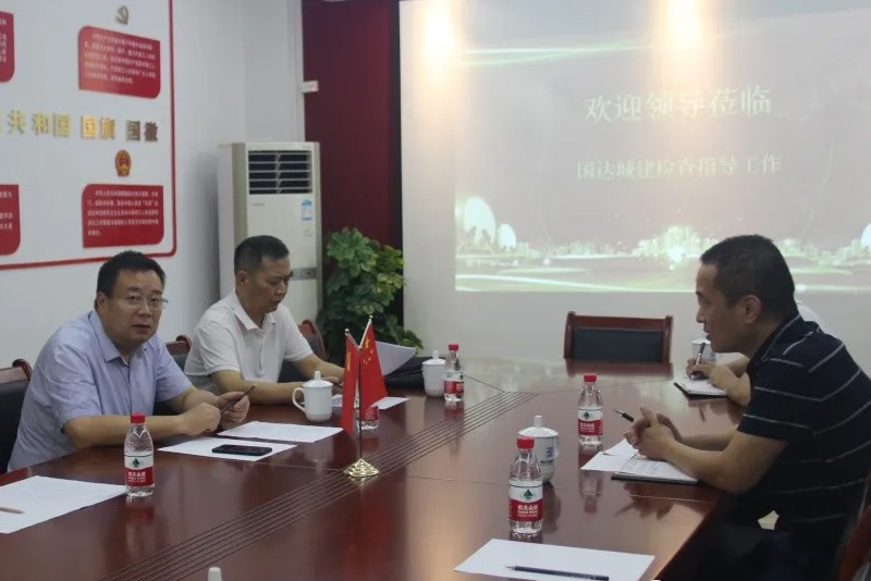區(qū)政府副區(qū)長(zhǎng)王雷、區(qū)城管局局長(zhǎng)鳳維生深入國達(dá)城建科技走訪